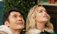 Xem trai đẹp siêu giàu Henry Golding hẹn hò “Mẹ Rồng” Emilia Clarke trong “Giáng Sinh Năm Ấy”