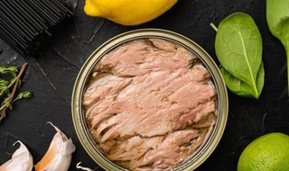 Có nên đun nóng thịt, cá hộp trước khi ăn để ngừa ngộ độc Botulinum?