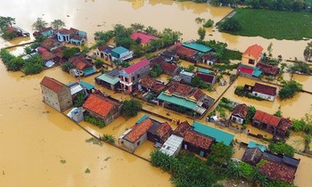 Đồng hành cùng báo Tiền Phong, BTC cuộc thi HHVN cứu trợ đồng bào miền Trung, Tây Nguyên