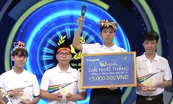 Nam sinh trường Năng khiếu TPHCM ngược dòng ấn tượng giành vòng nguyệt quế Đường lên đỉnh Olympia