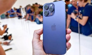 Ngắm iPhone 14 Pro Deep Purple "bằng xương bằng thịt": Phiên bản màu sắc được mong chờ nhất