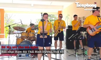 Ban nhạc Hạm đội Thái Bình Dương hát 'Để Mỵ nói cho mà nghe'