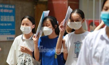 Kêu cứu vì 'tắc cửa' thi chứng chỉ tiếng Trung