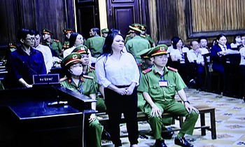 Bà Nguyễn Phương Hằng tại tòa. Ảnh chụp qua màn hình