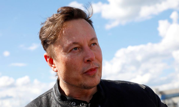 Elon Musk đăng tweet nói sẽ mua MU