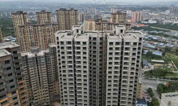Các tòa nhà chưa hoàn thiện ở tỉnh Thiểm Tây, Trung Quốc. (Ảnh: Reuters)