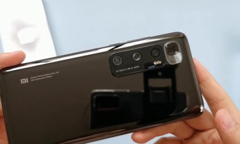 Để mẹ dùng máy tính, một blogger đền hơn 150.000 USD vì lộ thông tin điện thoại Xiaomi