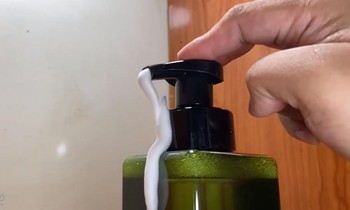 Nhóm sinh viên làm bọt tắm dầu dừa ‘lấy cái Việt phục vụ người Việt’