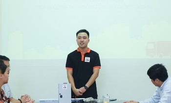 Chàng sinh viên chế “máy nhắc uống thuốc” phục vụ điều trị bệnh nhân COVID-19