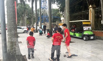 Cần chấm dứt hành vi cho con nghỉ học để phản đối việc dừng hoạt động xe điện ở Cửa Lò