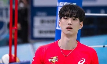 Knet lại 'chết chìm' trong visual 'y tạc' Kim Soo Hyun của 'nam thần' đội tuyển bóng chuyền