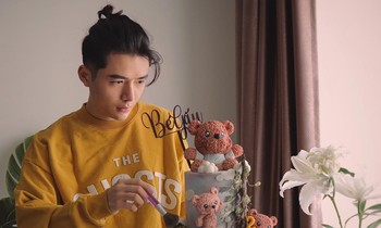 Chàng trai 9X “trồng hoa” trên bánh kem