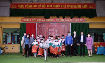 Mang Xuân đến với những mảnh đời khó khăn