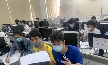 Nhóm sinh viên trường ĐH KHTN (ĐHQG TP. HCM) vô địch cuộc thi Lập trình ICPC năm 2021