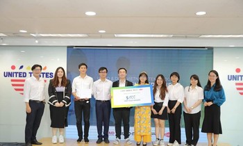 Nhóm sinh viên Bách khoa đoạt giải Nhất chương trình 'Maker to Entrepreneur 2022'