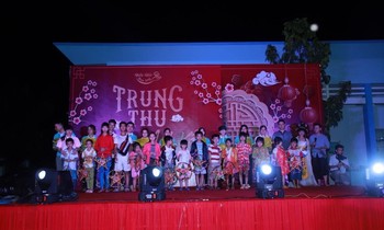 Mang niềm vui Trung Thu đến với trẻ em vùng biên giới