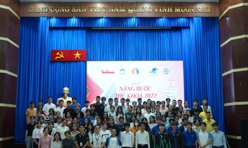 Bài học về ‘Khởi nghiệp cuộc đời’ cho tân thủ khoa
