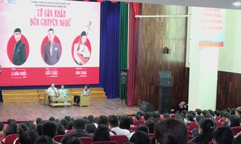 Bạn trẻ hào hứng tìm hiểu về nghề sân khấu và ngôn ngữ hình thể