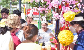 Sôi nổi 'Phiên chợ nghĩa tình – Xuân yêu thương' tại Bệnh viện Quân y 175