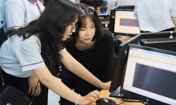 Hai trường đại học cho học sinh lớp 10 thi xét tuyển đại học