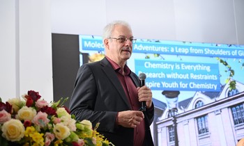 Chủ nhân giải Nobel Hóa học năm 2022 đến truyền cảm hứng cho sinh viên Việt Nam