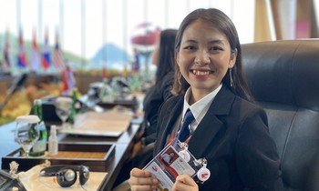 Nữ đại biểu sinh viên Việt Nam tham dự Hội nghị Cấp cao ASEAN lần thứ 42
