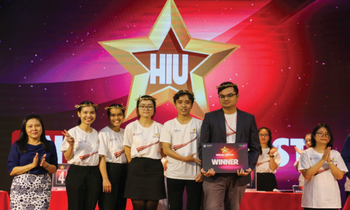 Sôi động cuộc thi tiếng Anh “HIU English contest”
