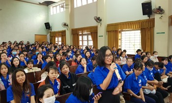 Đoàn trường CĐSP Trung ương Nha Trang tổ chức chuyên đề biển, đảo Việt Nam