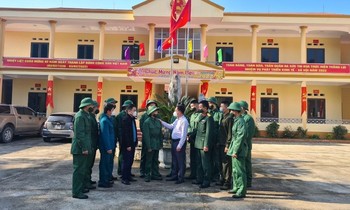 Khi Tổ quốc gọi tên…