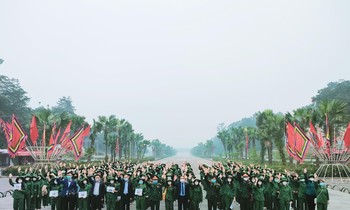 Kỳ quân sự tại miền đất Tổ: Tự hào chuyến đi của thanh xuân