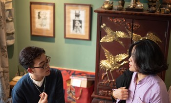 Người lạ bàn chuyện quen – góc nhìn của giới trẻ về Chầu văn