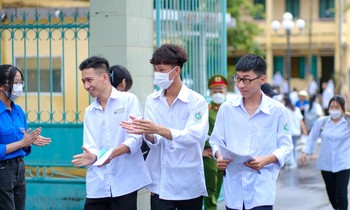 Thái Bình: Sĩ tử thở phào vì đề văn ‘vừa sức’ nhưng môn toán ‘không dễ dàng’