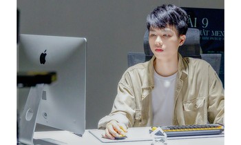 Nam sinh thiết kế lại bộ sách giáo khoa 'gây bão mạng' giành học bổng RMIT