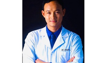 Bác sĩ nổi tiếng trên mạng xã hội Trần Quốc Khánh căn dặn sĩ tử trước 'giờ G'