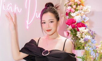 Gặp gỡ cô bạn gen Z Trúc Linh, người đứng sau nhan sắc ‘đỉnh chóp’ của dàn ‘sao Việt’ đình đám