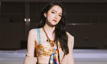 Chưa xong với dáng vẻ 'dì nhà ta' trong 'The new mentor', Hương Giang lại 'gây sốt' ở khung hình này