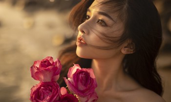 Vẻ đẹp hút hồn của hot girl Đắk Lắk dưới ánh hoàng hôn
