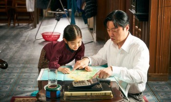 “Cục nợ hoá cục cưng”, bộ phim “chữa lành tâm hồn” tiết lộ về gia đình “kỳ lạ”