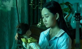 Trúc Anh, Salim và Amee “nuôi” búp bê hắc ám?