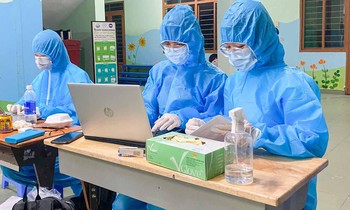 Sinh viên ngành Sức khỏe hăng hái vào tâm dịch để chống COVID-19