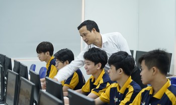 Học phí tăng mạnh, sinh viên được hỗ trợ ra sao?