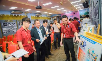 Nền giáo dục 4.0 không chỉ mang lại công ăn việc làm cho sinh viên