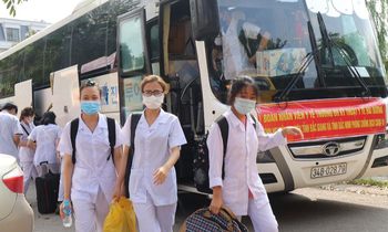 Trong đợt dịch này, với tinh thần "chống dịch như chống giặc", tương thân tương ái, thầy và trò trường ĐH Kỹ thuật Y tế Hải Dương tiếp tục lên đường chi viện cho 2 tỉnh Bắc Ninh và Bắc Giang phòng chống dịch COVID-19.