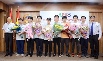 Việt Nam đoạt 8 huy chương tại Olympic Vật lý Châu Á - Thái Bình Dương