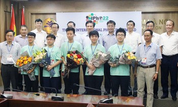 Bộ GD - ĐT chúc mừng thành tích của đội tuyển Việt Nam tham dự Olympic Vật lí quốc tế