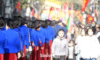 Hàng trăm trai tráng tham gia lễ hội Đồng Kỵ đầu năm