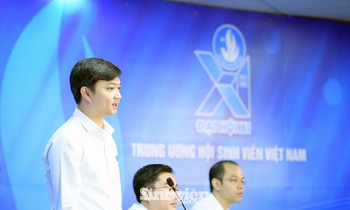 'Đặt hàng' sinh viên Việt Nam ‘phủ xanh’ mạng xã hội