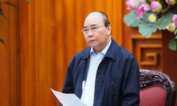 Thủ tướng: Tạm dừng mọi hoạt động hội họp, tập trung trên 20 người