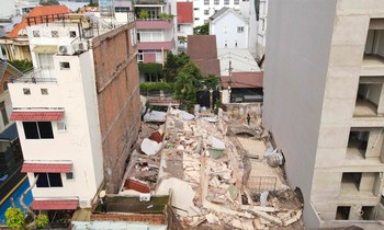 Người dân bất an sau vụ sập nhà 4 tầng ở TPHCM