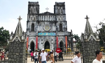Nhà thờ cổ Mằng Lăng lưu giữ sách chữ Quốc ngữ đầu tiên của Việt Nam
